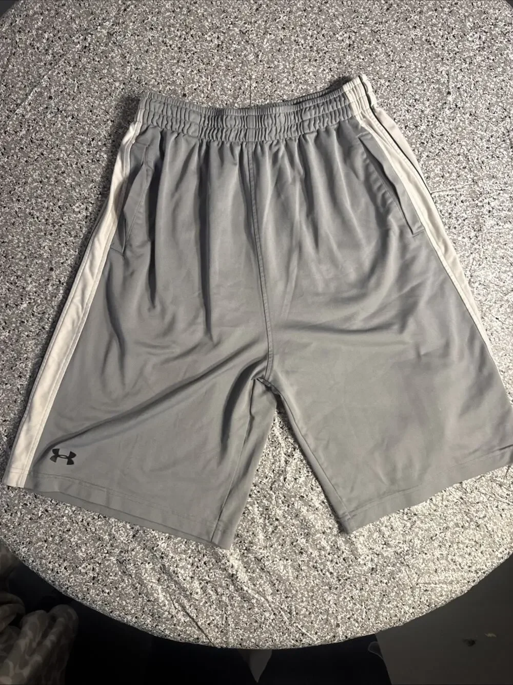 Under Armour Men's Gray Jersey Athletic Shorts L Loose Fit Drawstring Pockets
